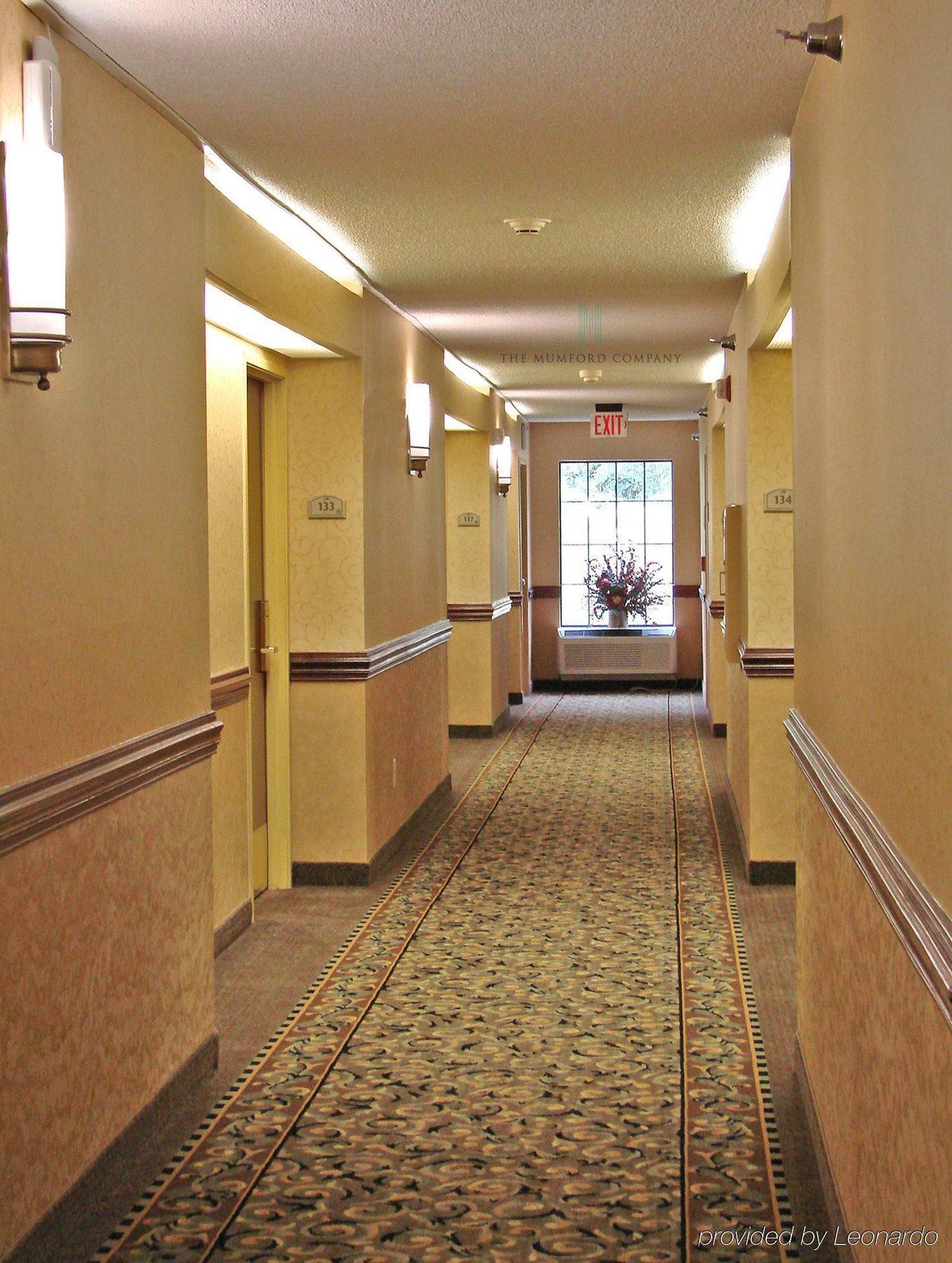 Clarion Pointe South Boston - Danville East Beltér fotó
